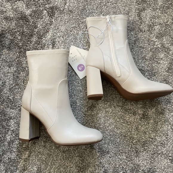 a new day Shoes - NWT Size 6.5 Penelope Boots for Women